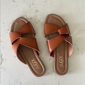 NWT Sugar Brown Cognac Leather Slide Sandals Size 8.5